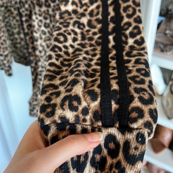 The “Leopard “ active set Top and  pants - Picture 8 of 9